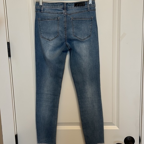 KENNETH COLE Jess Skinny Distressed  Light Wash Mid rise Jeans women’s 2 - Picture 8 of 11